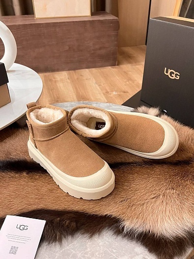 Женские замшевые ботинки UGG Classic Mini Hybrid - Chestnut / White   