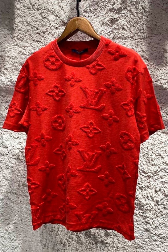 Красная оверсайз футболка Louis Vuitton Monogram All-over