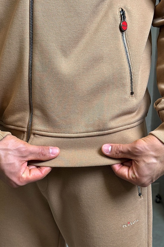 Кофта на молнии Kiton бежевого цвета