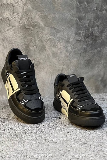 Женские кожаные кроссовки Valentino Gavani   
