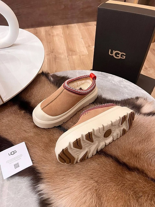 Женские слипоны UGG Tasman Weather Hybrid - Chestnut / White