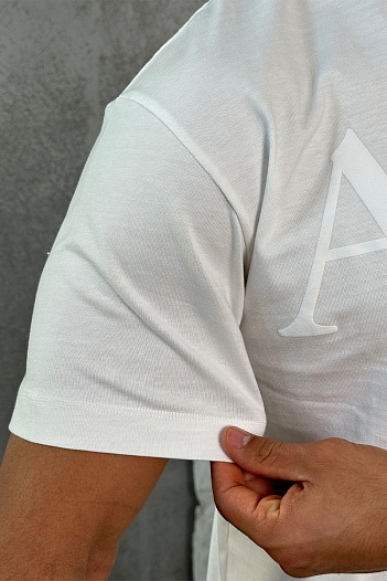 Футболка белого цвета Amiri staggered logo   