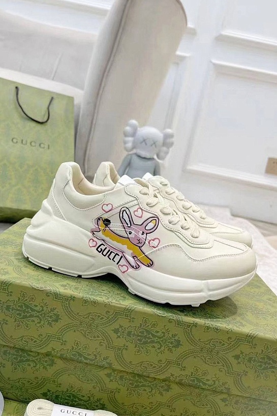 Женские кожаные кроссовки Gucci Rhyton