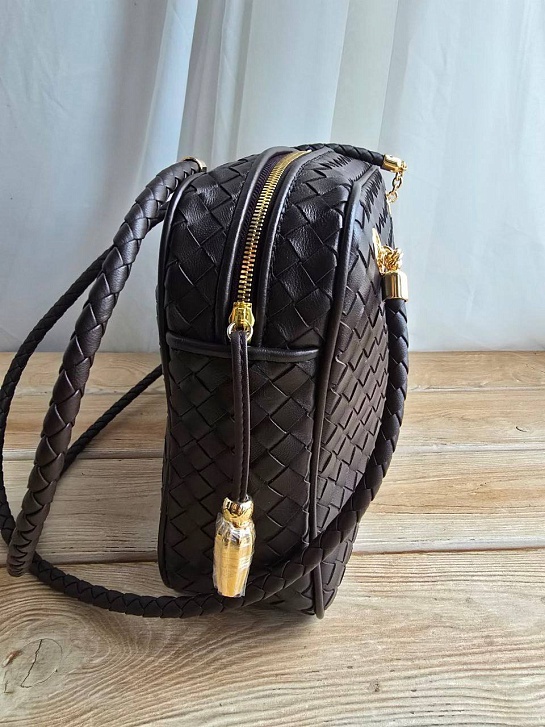 Кожаная сумка Bottega Veneta Mckenzie 27x13 см