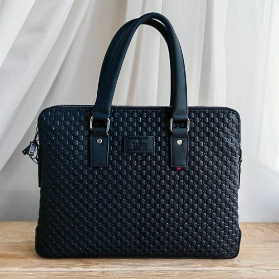Кожаная сумка Gucci GG Supreme briefcase 38х28 см