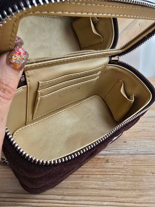 Замшевая косметичка Chanel 18x12 см