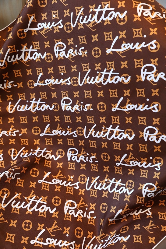 Платок Louis Vuitton LV Script Square premium 89x88 см