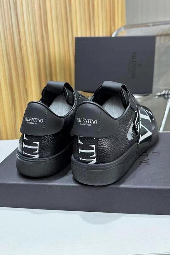 Кожаные кроссовки Valentino low-top - Black