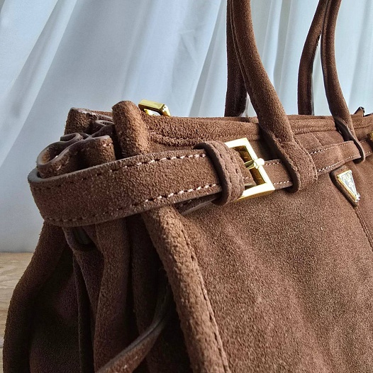 Замшевая сумка Prada 38x23 см   