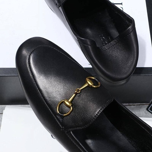 Женские кожаные лоферы Gucci  GG Horsebit - Black   