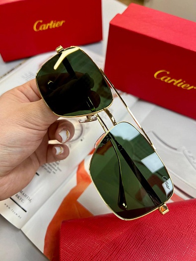 Солнцезащитные очки Cartier с зелёными линзами   
