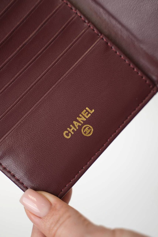 Кожаная обложка на паспорт Chanel quilted 14.5x10 см
