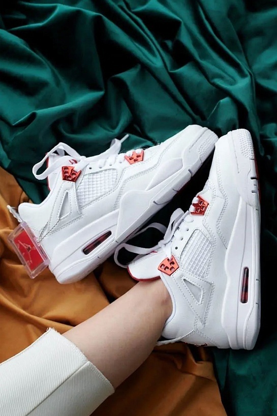 Кроссовки Nike Air Jordan 4 Retro "Metallic Red"