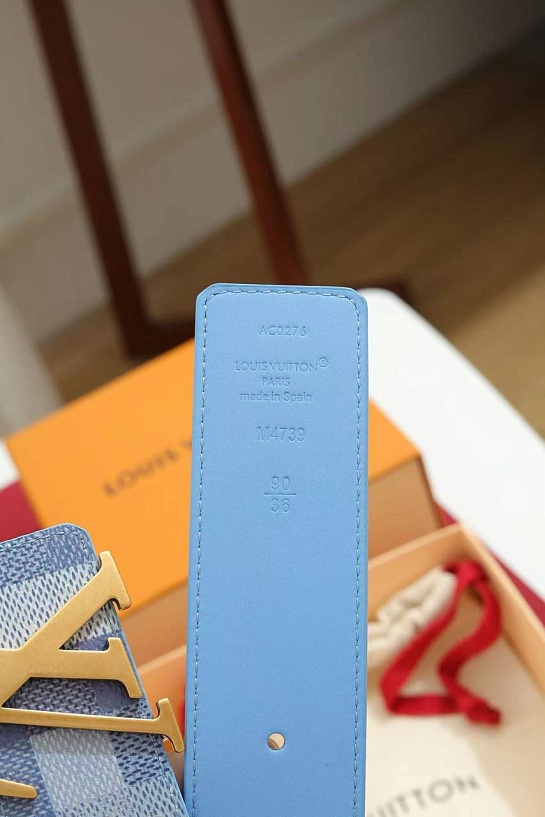 Кожаный ремень Louis Vuitton Initiales Damoflage