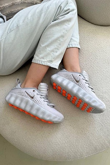 Кроссовки Nike Mind 002    