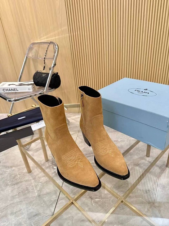 Женские замшевые сапоги Prada premium - Beige