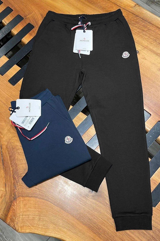 Спортивные штаны чёрного цвета Moncler logo-patch