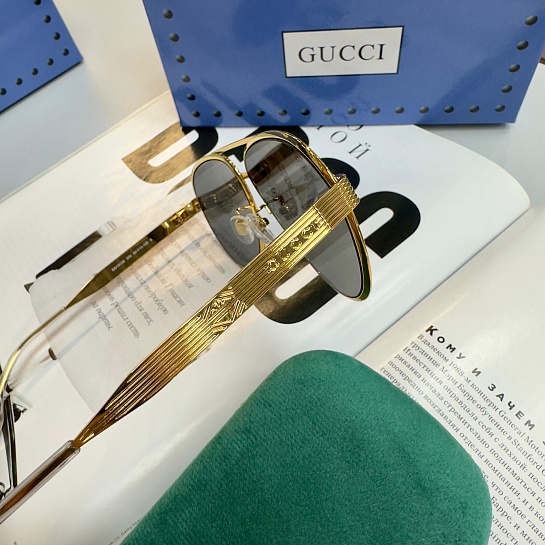 Солнцезащитные очки Gucci GG Monogram