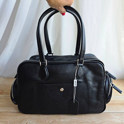 Женская чёрная кожаная сумка MIU MIU 31x20 см   