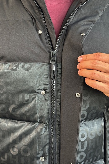 Мужской чёрный жилет Hugo Boss Baltino engraved-logo   