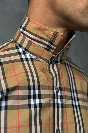 Классическая бежевая рубашка Burberry   