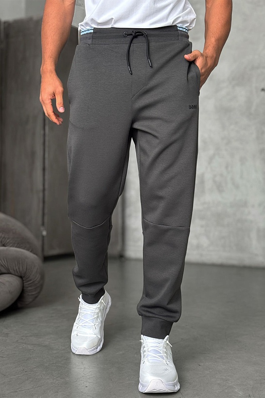 Спортивные штаны серого цвета Hugo Boss