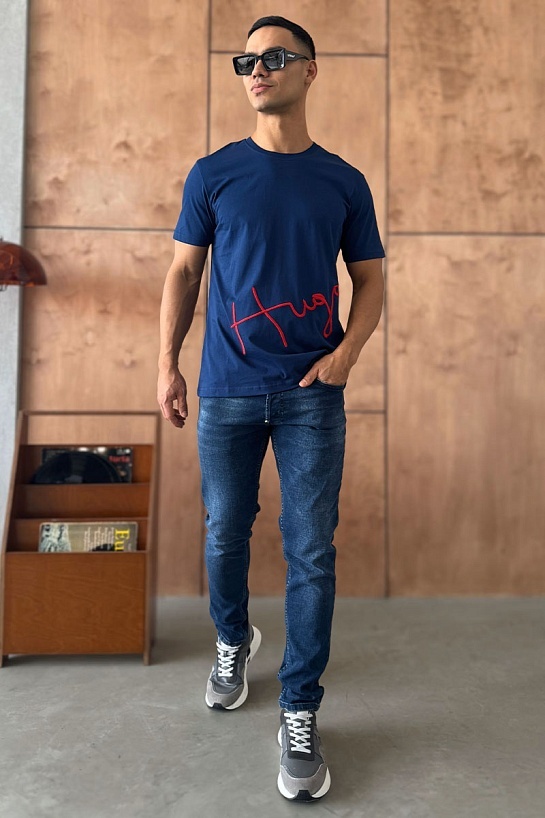 Мужская тёмно-синяя футболка Hugo Boss