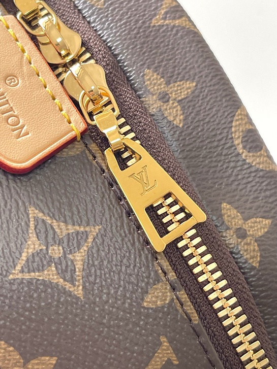 Кожаная сумка на пояс Louis Vuitton Bumbag Monogram Premium 37x14x13 см