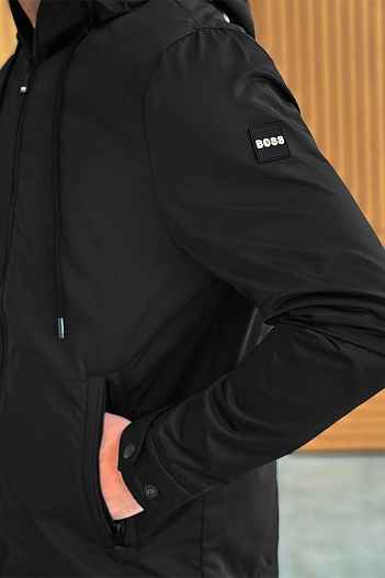 Мужская ветровка чёрного цвета Hugo Boss   