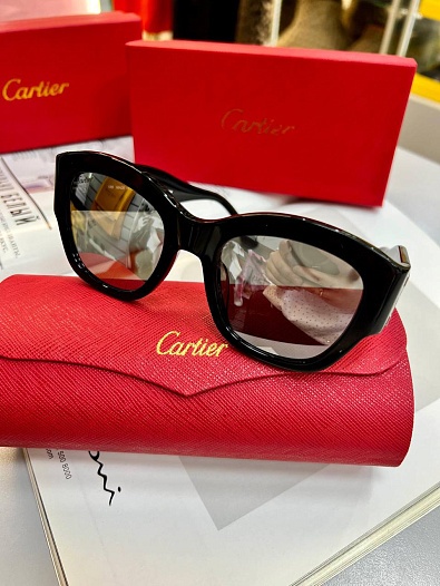 Солнцезащитные очки Cartier с зеркальными линзами   