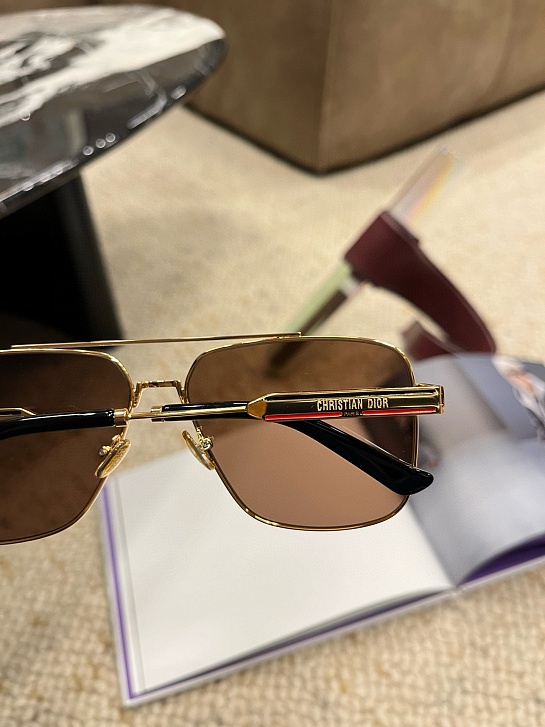 Солнцезащитные очки Dior