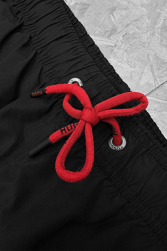 Мужские чёрные шорты Hugo Boss logo-print
