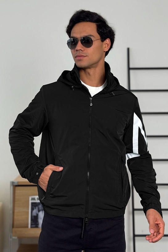 Мужская чёрная ветровка Moncler Fetuque