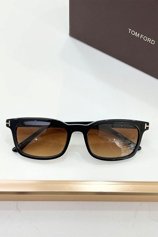 Солнцезащитные очки Tom Ford Miles