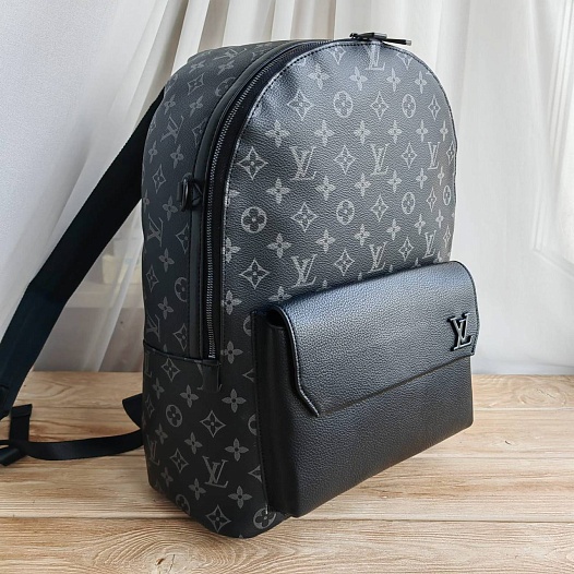Кожаный рюкзак Louis Vuitton Discovery Monogram Eclipse 40х30 см   