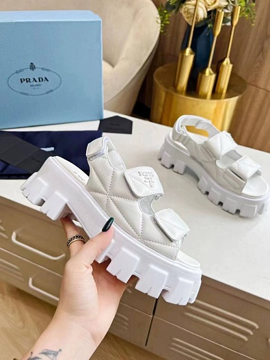 Женские кожаные сандалии Prada Monolith   