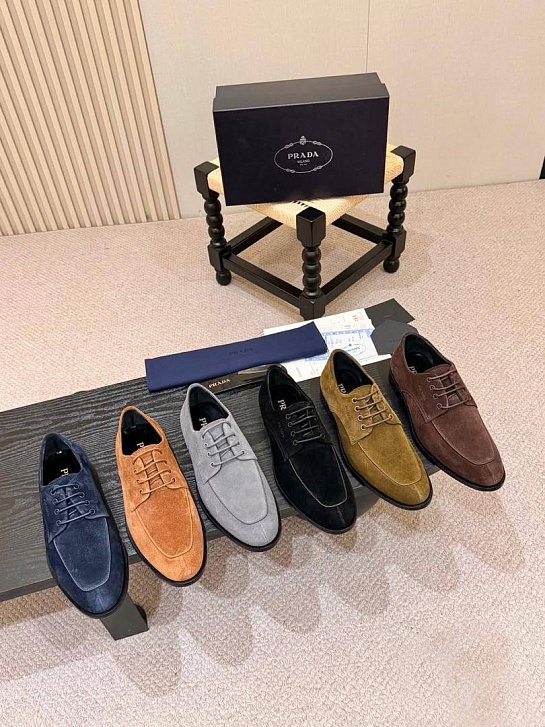 Мужские замшевые ботинки Prada