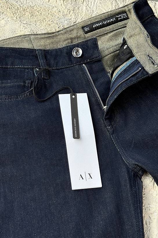 Тёмно-синие джинсовые шорты Armani Exchange