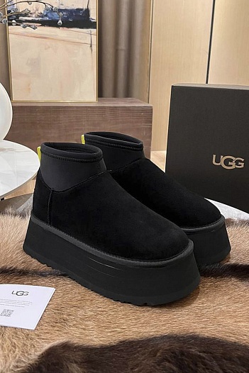 Женские ботинки с мехомм UGG Deeper - Black