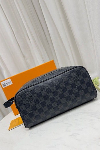 Кожаный несессер Louis Vuitton Dopp Kit Premium 28x15x16.5 см   