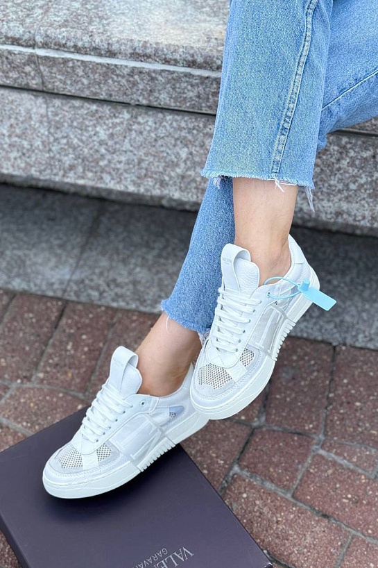 Женские комбинированные кроссовки Valentino "VLTN" - White