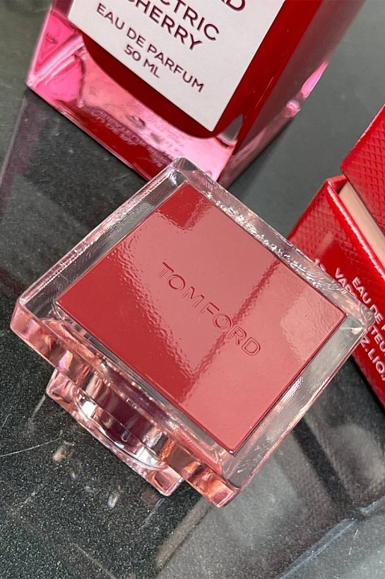 Парфюмерная вода Tom Ford Electric Cherry (50 мл)