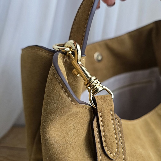 Замшевая сумка Moschino 42x31 см   