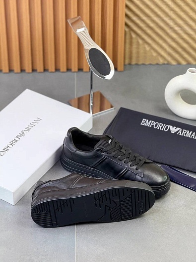 Кожаные кроссовки Emporio Armani чёрного цвета   