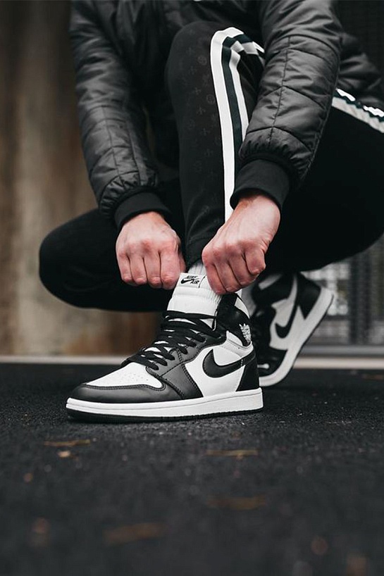 Кроссовки Nike Air Jordan 1 Retro High - Black / White