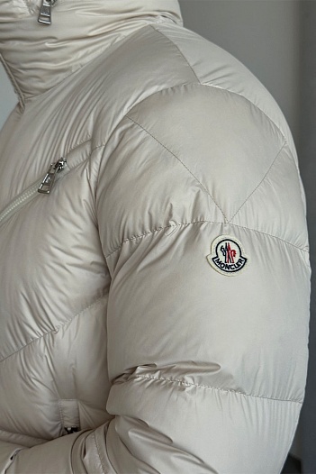 Мужской бежевый пуховик Moncler Katmai   