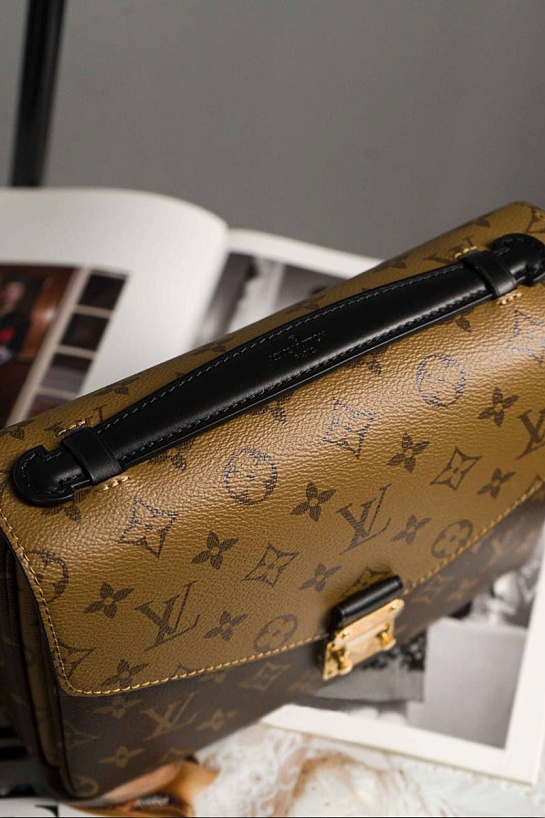 Кожаная сумка Louis Vuitton Pochette Metis Monogram Reverse 25x19x7 см