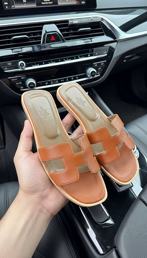 Женские кожаные шлёпанцы Hermes Oran   