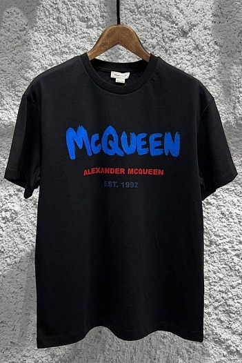 Чёрная оверсайз футболка Alexander McQueen est.1992   