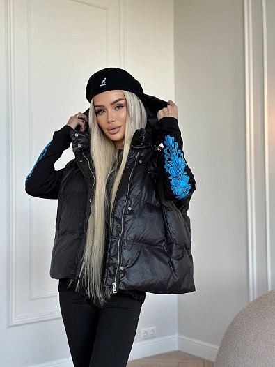 Женская чёрная жилетка Prada   
